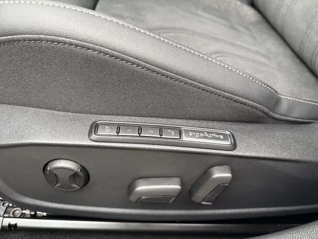 Volkswagen Golf view 14