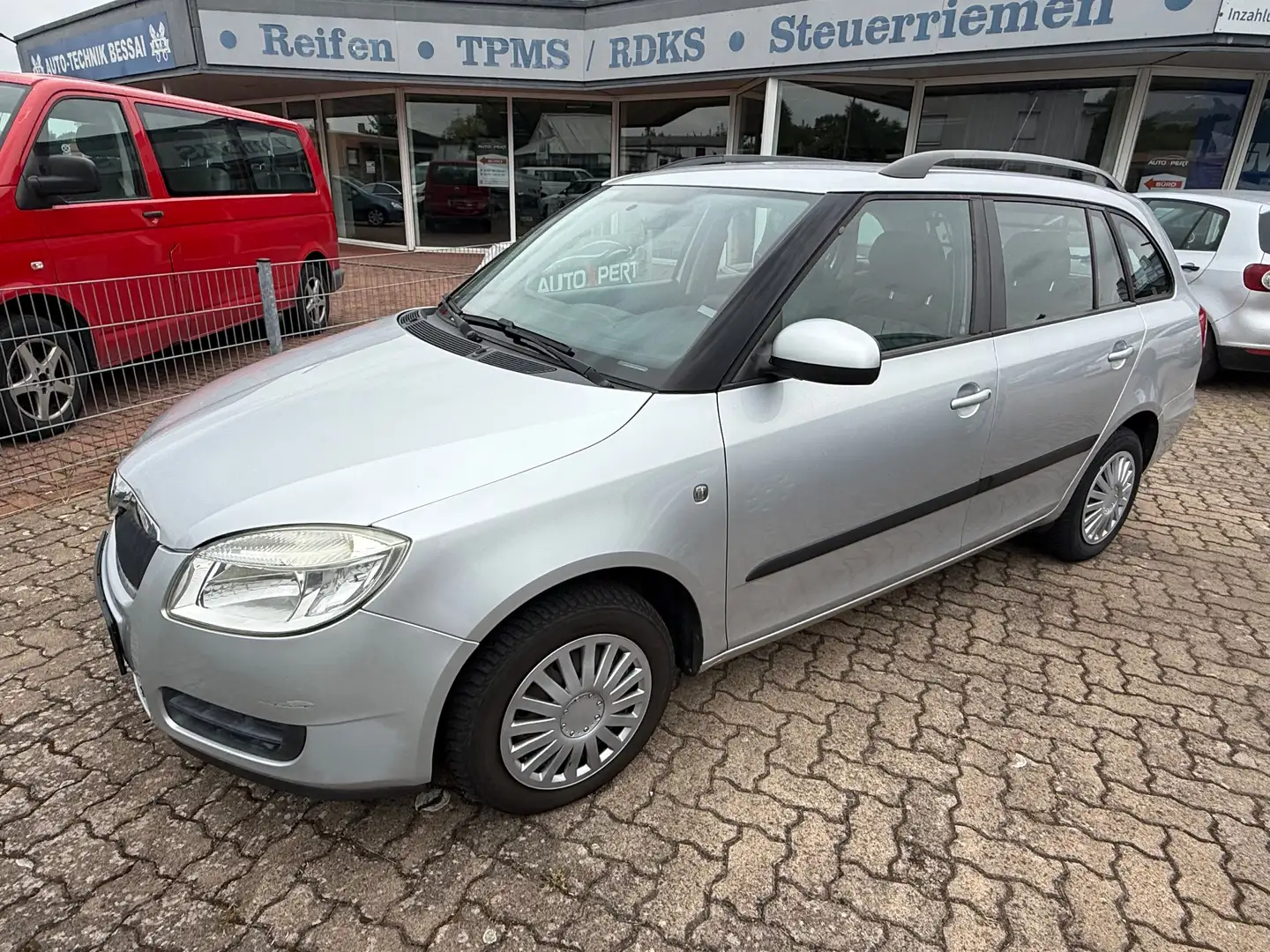 Skoda Fabia Ambiente Silber - 1