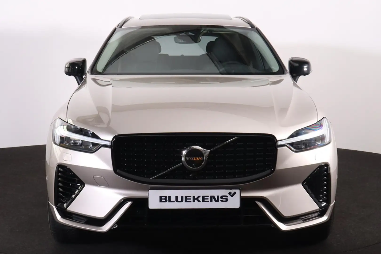Volvo XC60 T6 Recharge AWD Plus Dark - LONG RANGE - Panorama/ Beige - 2