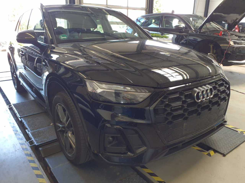Audi Q5 3.0 TDI quattro S Line Matrix OLED Navi — photo 2