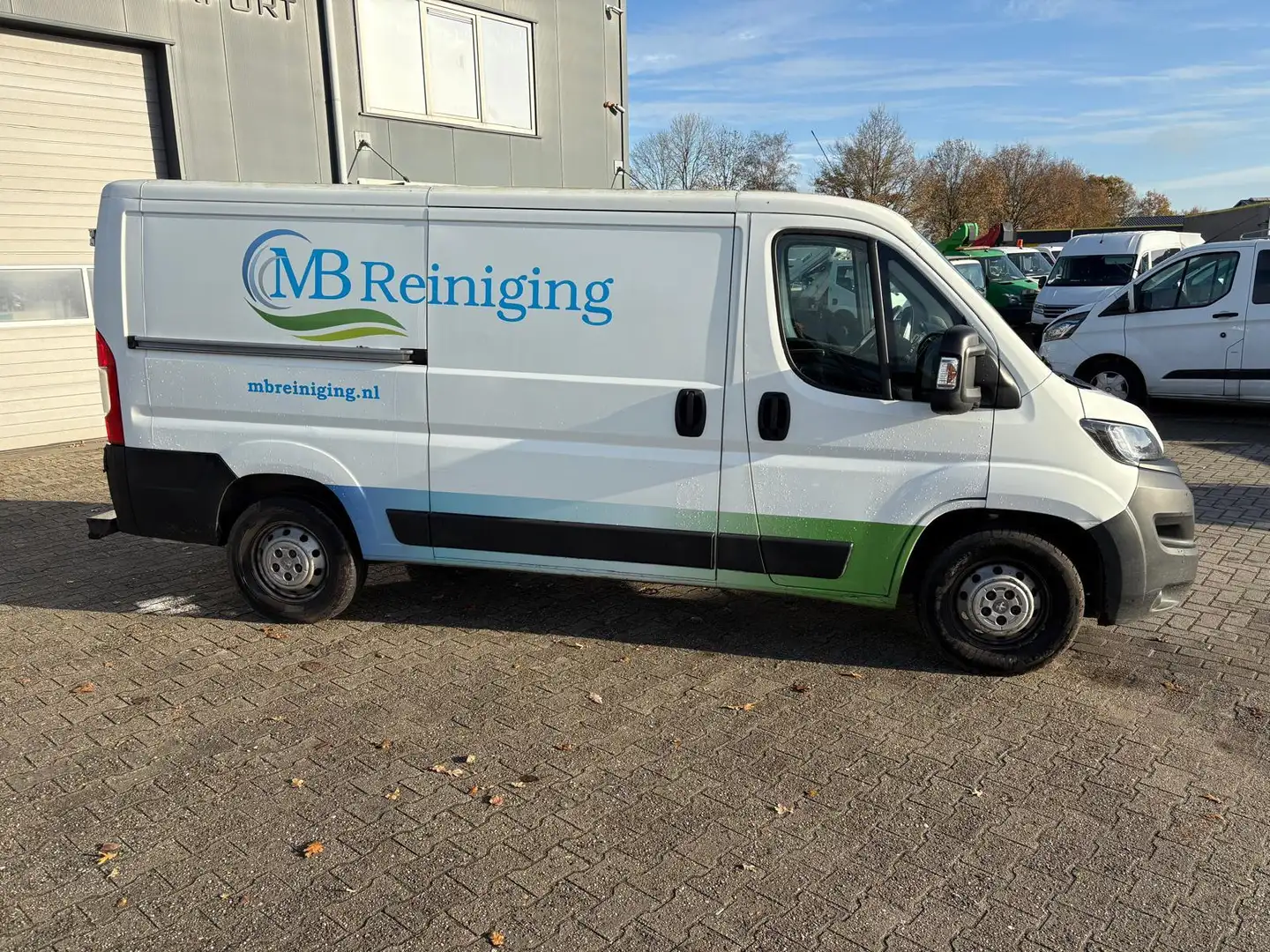 Peugeot Boxer 435 2.0 BlueHDI L2H1 - AIRCO, TREKHAAK Weiß - 2