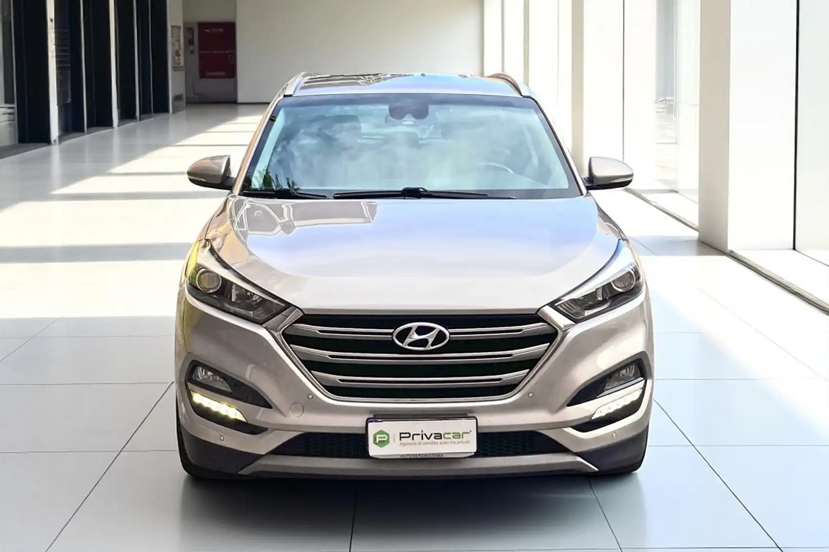 Hyundai TUCSON Tucson 1.7 CRDi DCT XPossible Silber - 2