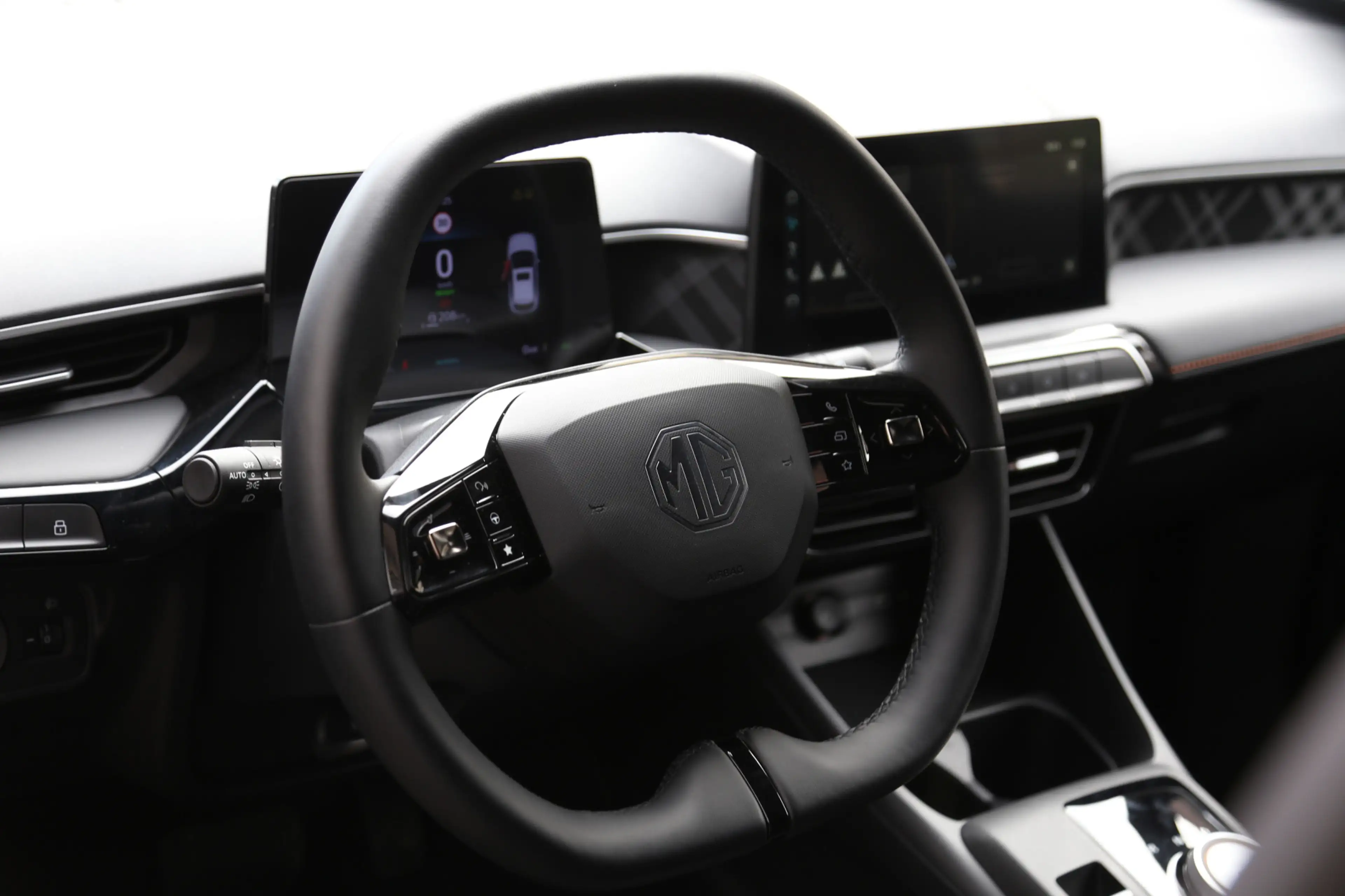 MG MG3 Hybrid+ 1.5 Hybrid+ Luxury Navi Camera LED — photo 9