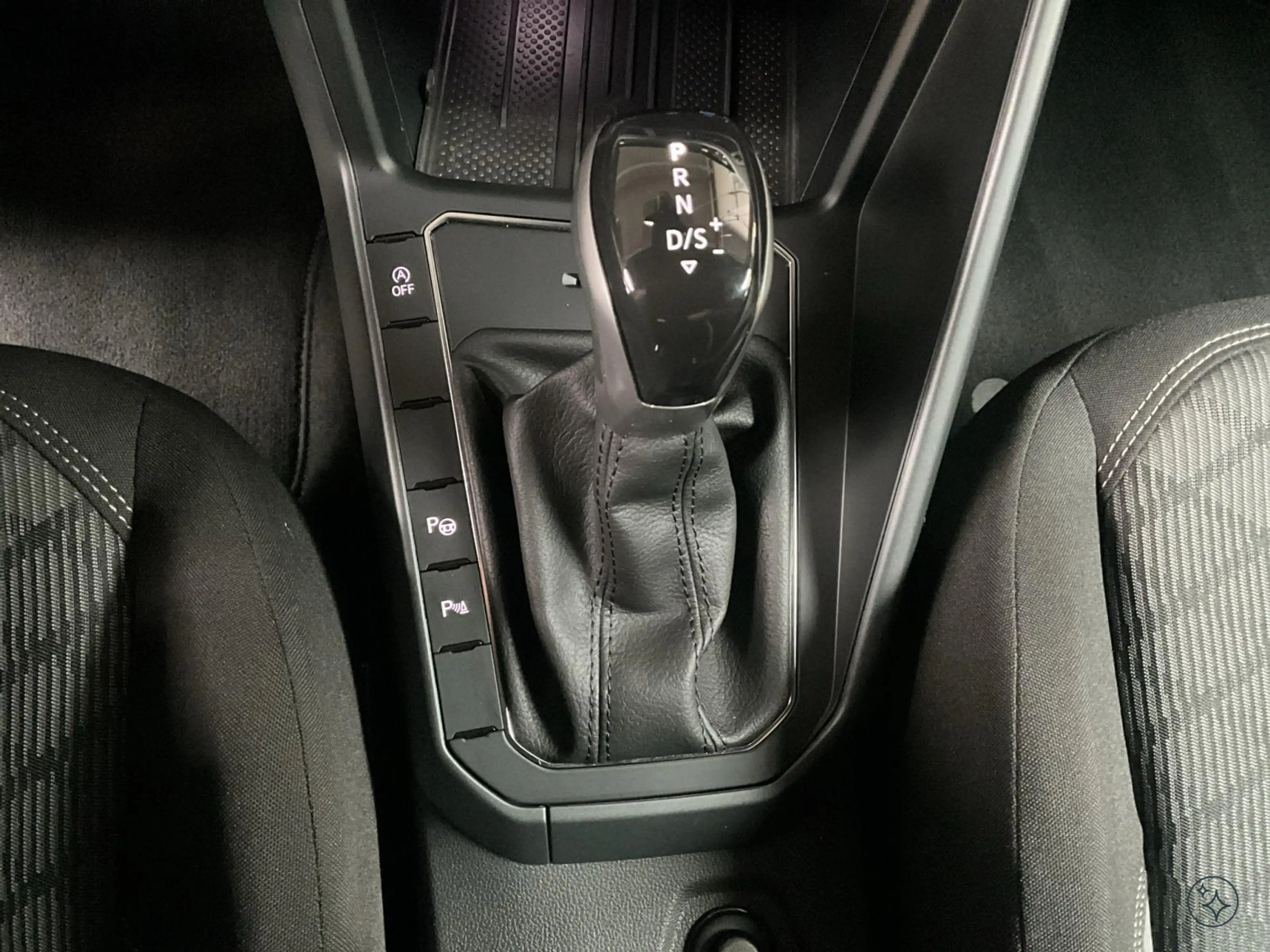 Volkswagen Polo R-Line+DSG+P.Assistance+P.Lumiere+DAB+Led — photo 12
