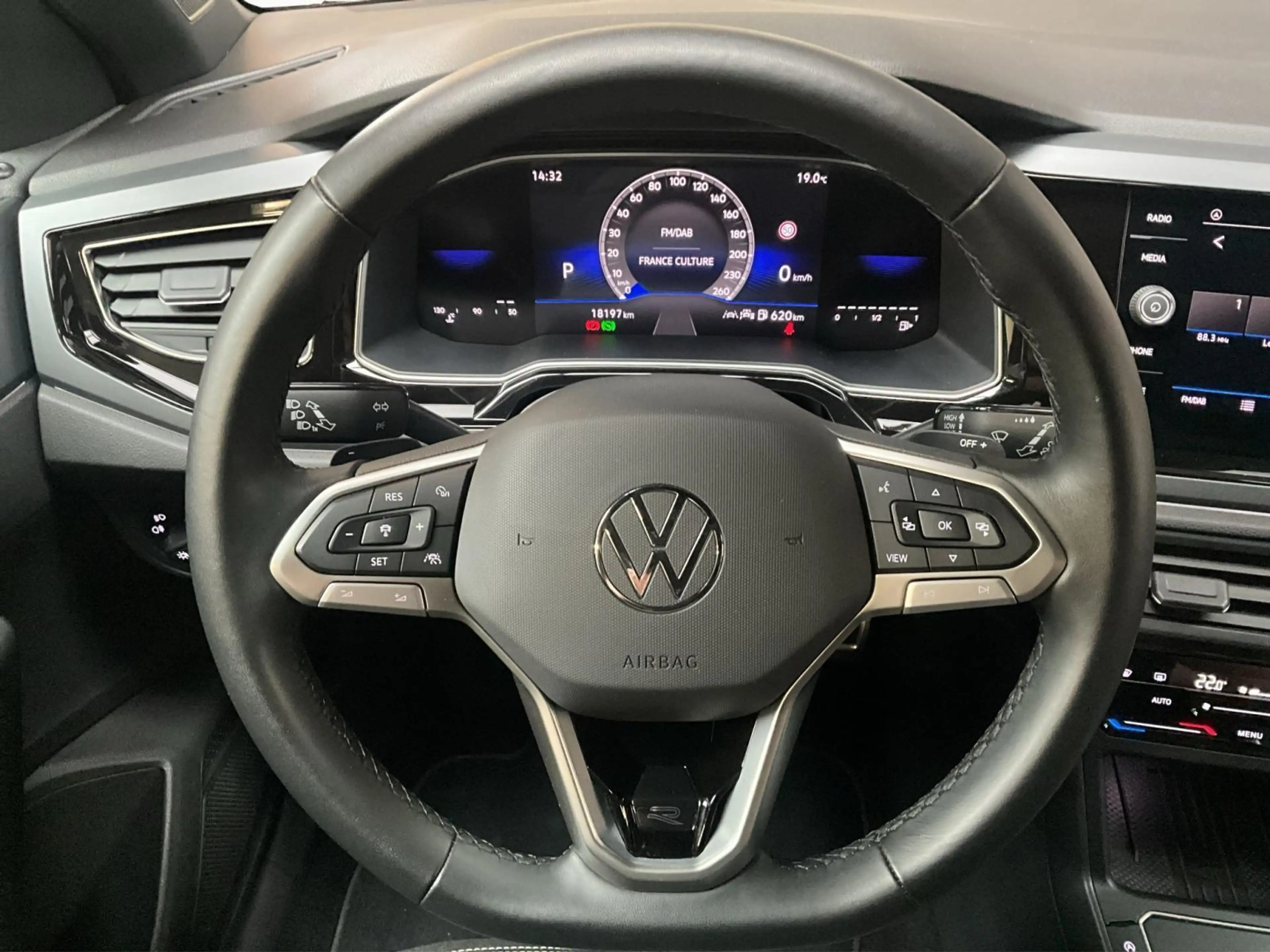 Volkswagen Polo R-Line+DSG+P.Assistance+P.Lumiere+DAB+Led — photo 10