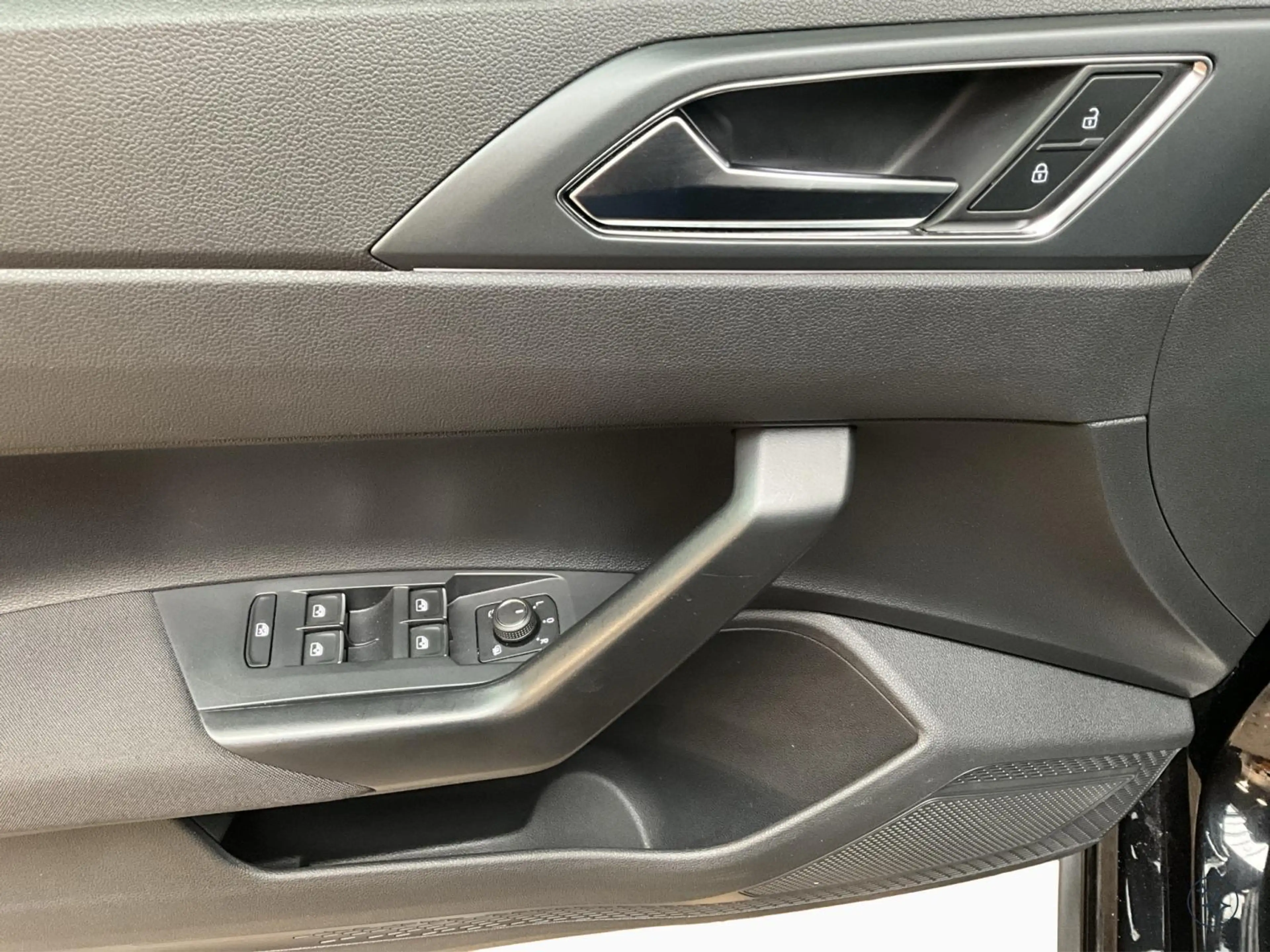 Volkswagen Polo R-Line+DSG+P.Assistance+P.Lumiere+DAB+Led — photo 14