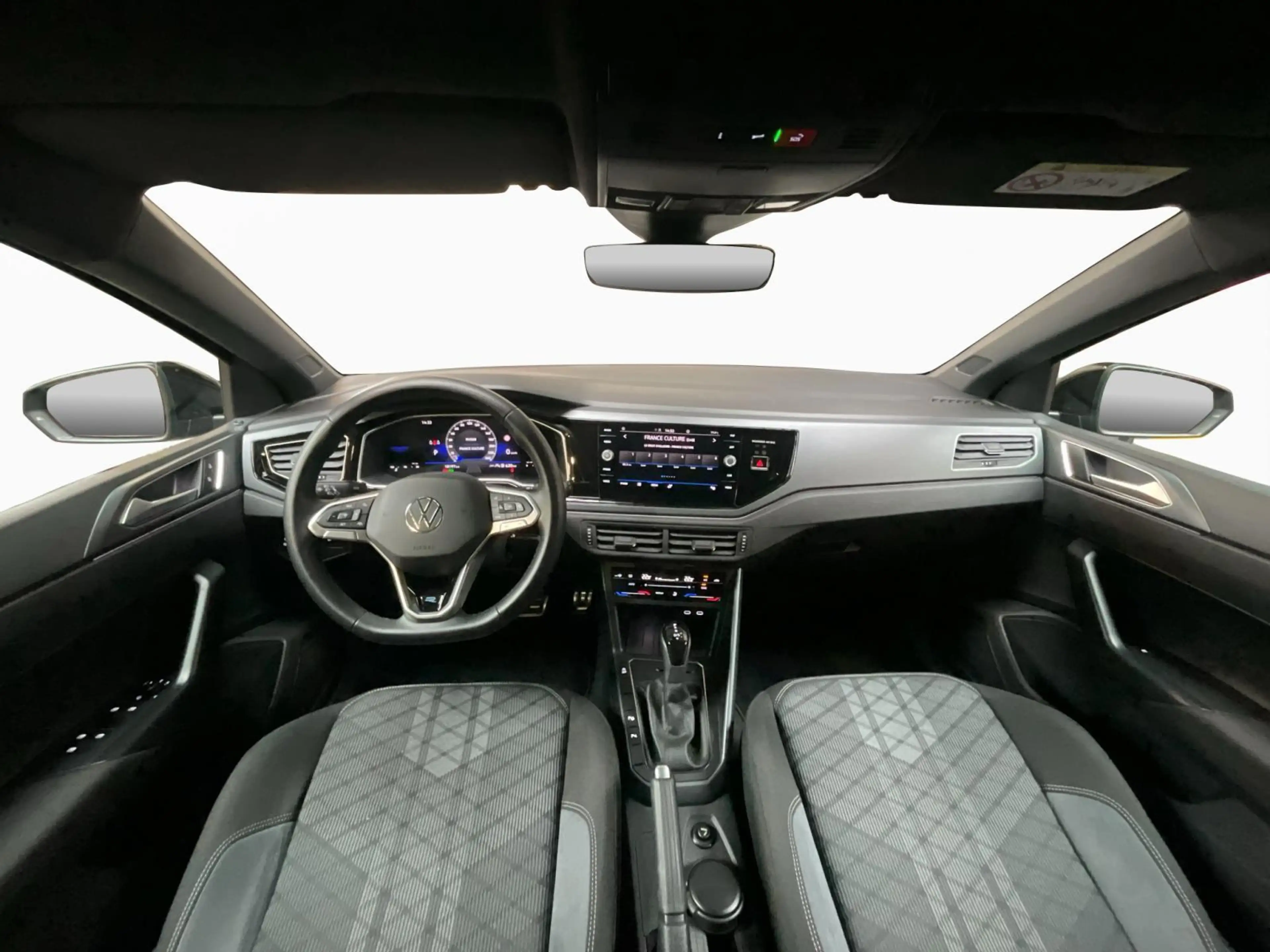 Volkswagen Polo R-Line+DSG+P.Assistance+P.Lumiere+DAB+Led — photo 2