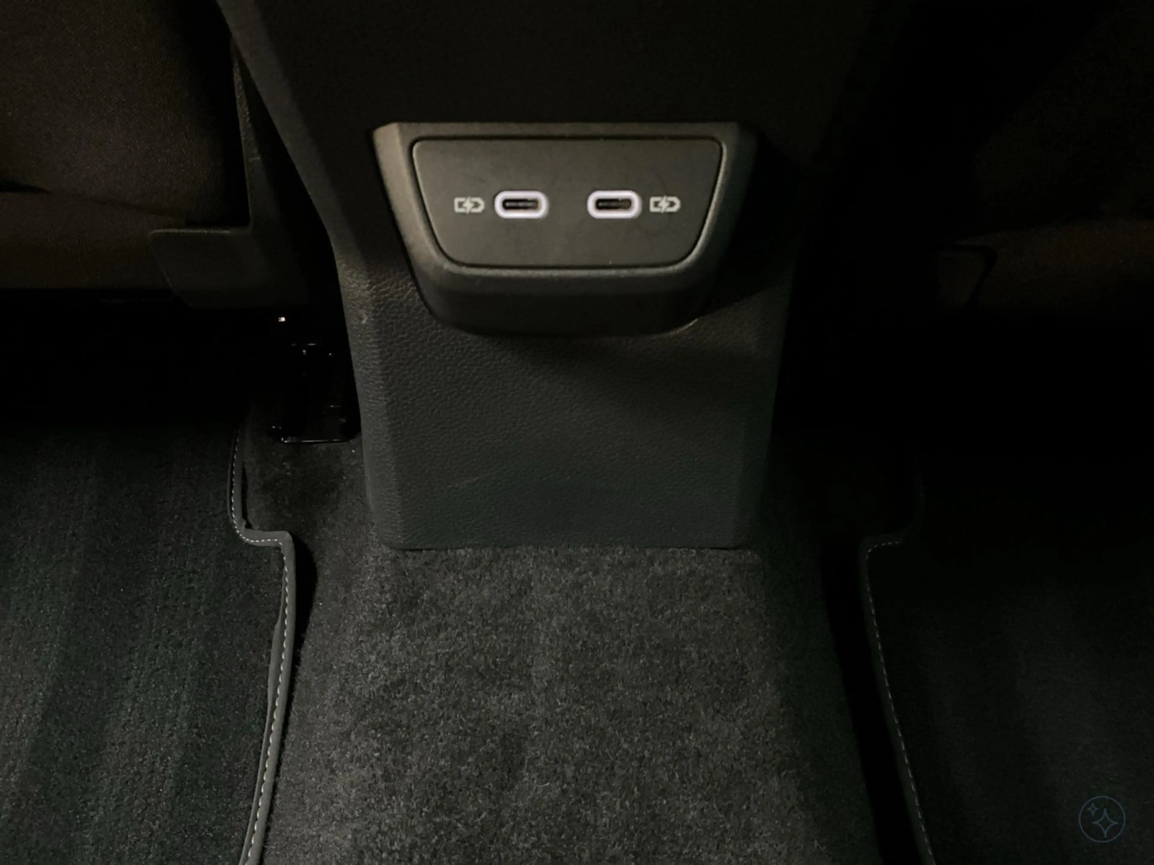 Volkswagen Polo R-Line+DSG+P.Assistance+P.Lumiere+DAB+Led — photo 20