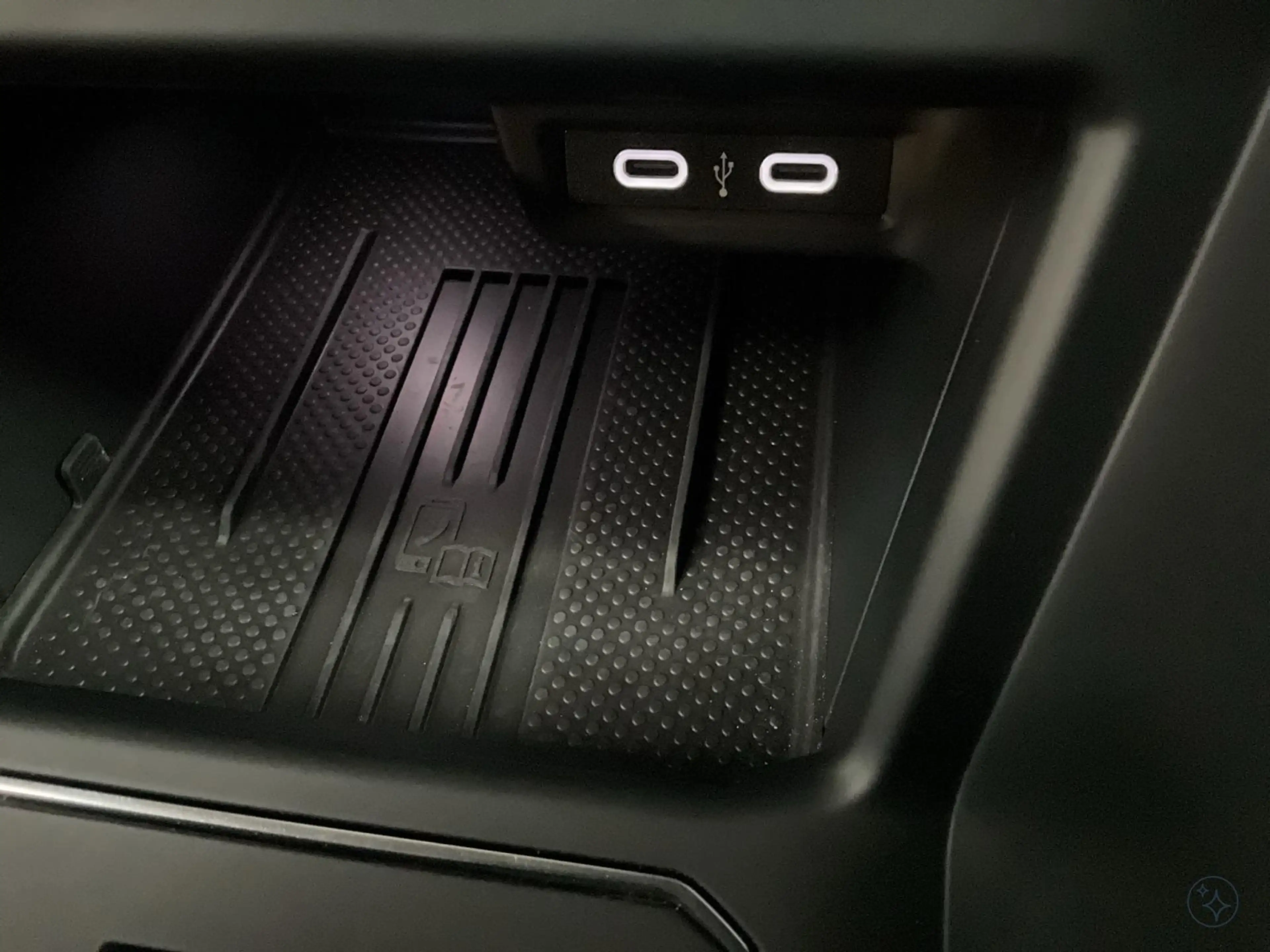 Volkswagen Polo R-Line+DSG+P.Assistance+P.Lumiere+DAB+Led — photo 19