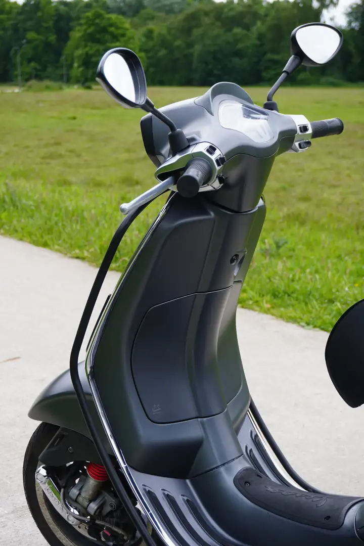 Vespa Sprint 50 Zwart - 2