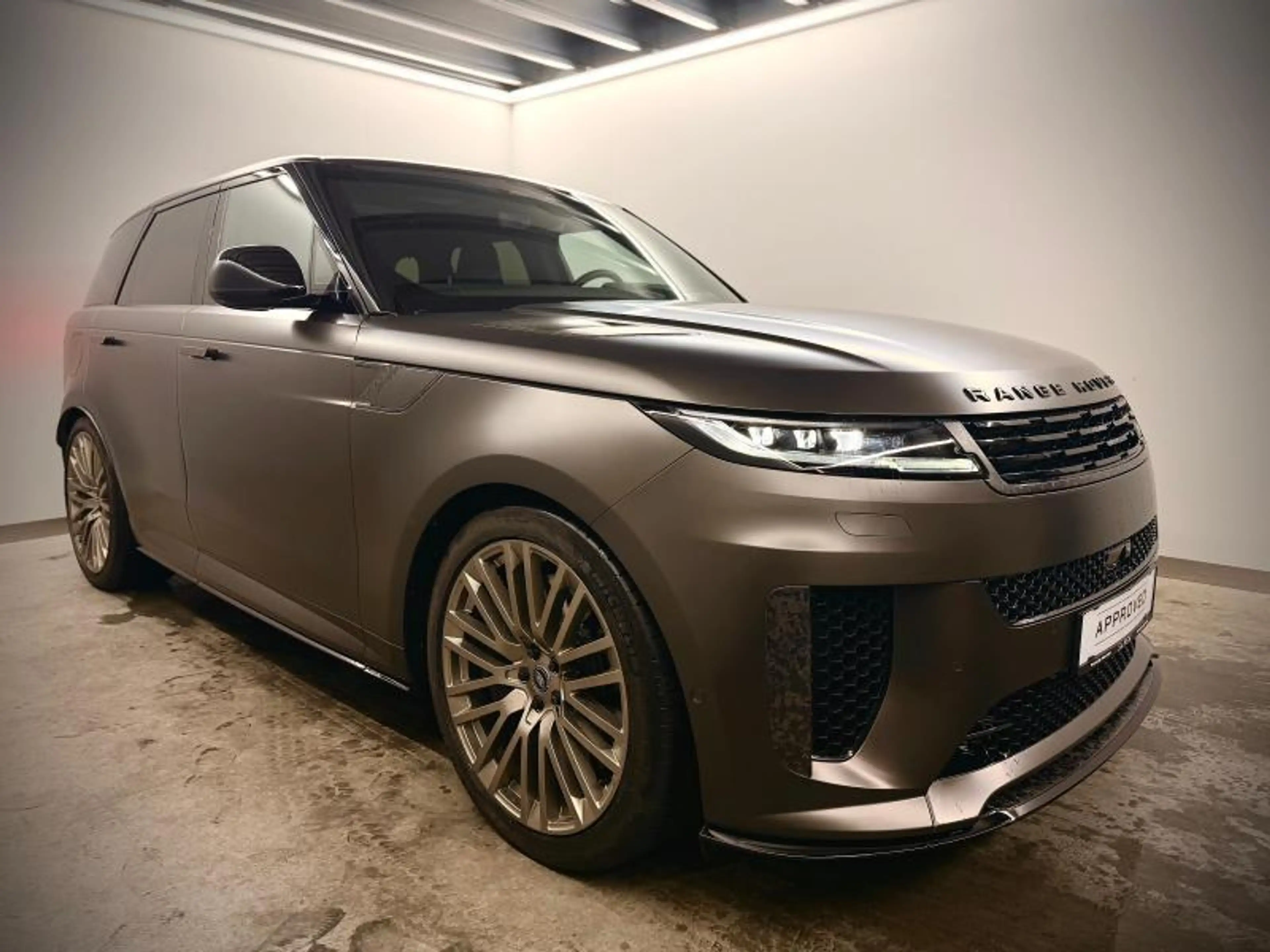 Land Rover Range Rover Sport P635 SV Celestial Theia Curation 25MY — photo 3