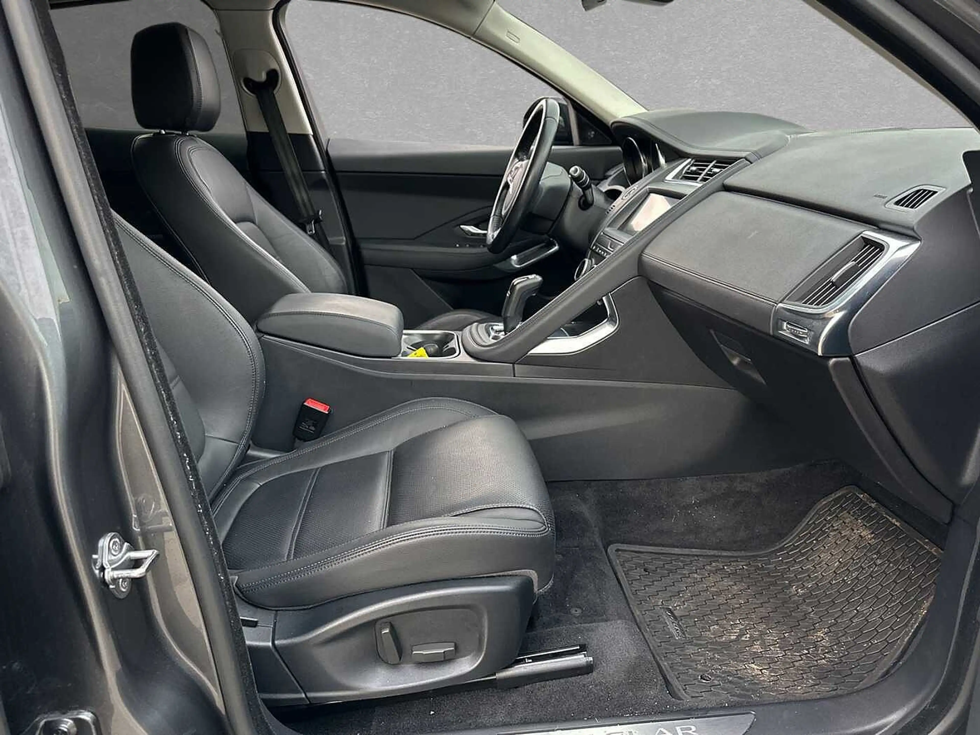 Jaguar E-Pace D180 AWD Aut. S — photo 3