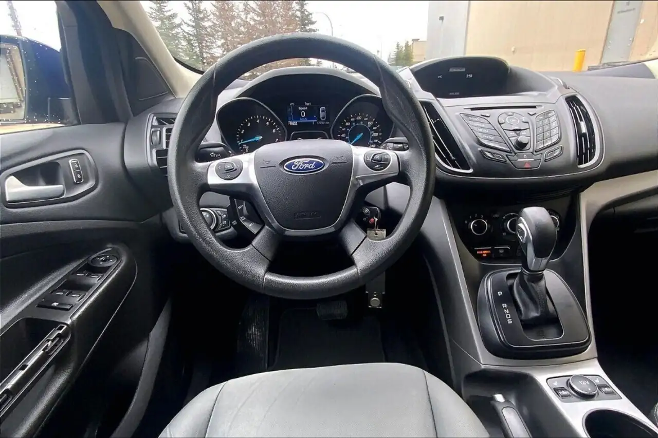 Ford Escape снимка Ford Escape