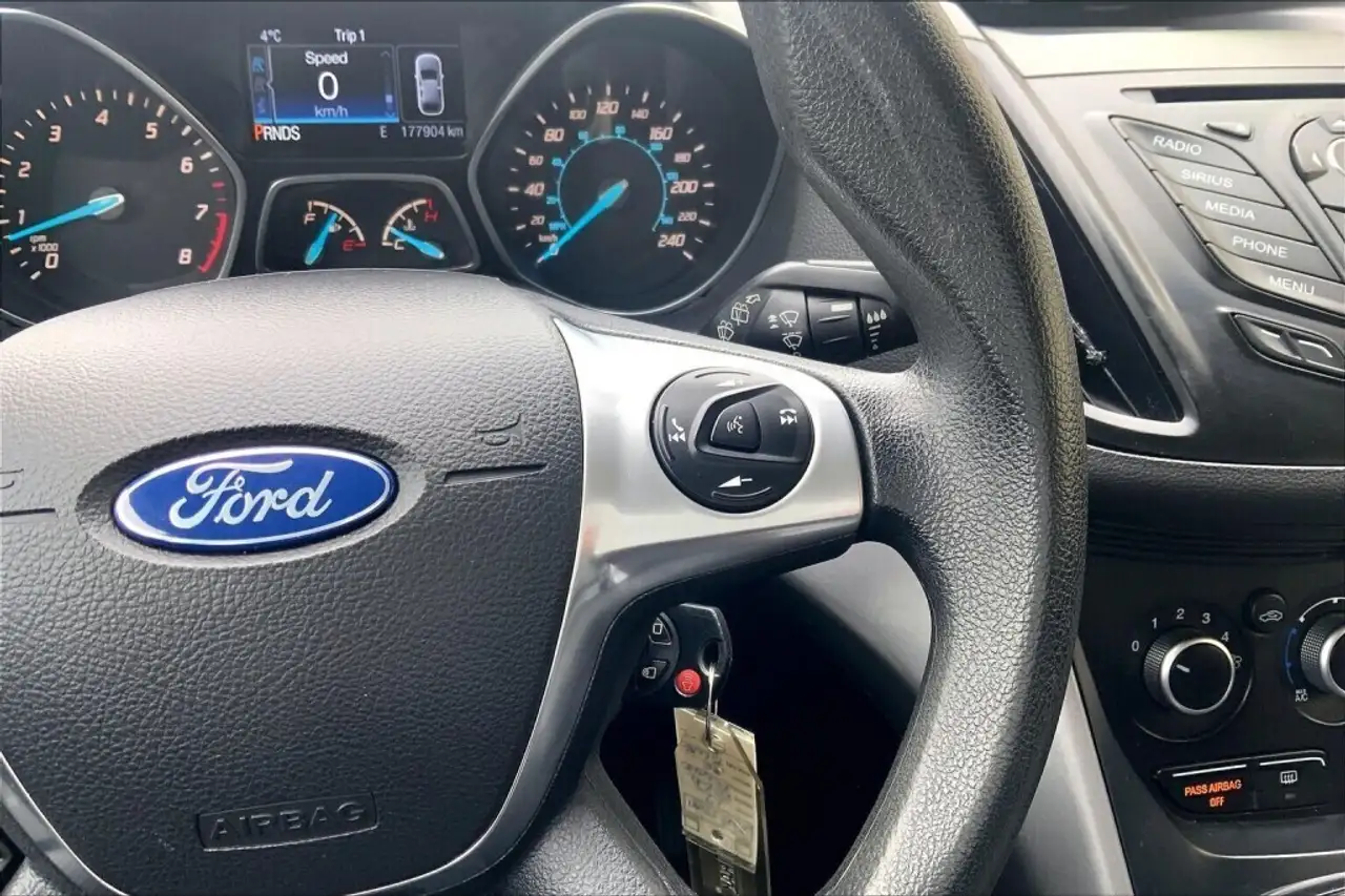 Ford Escape снимка Ford Escape