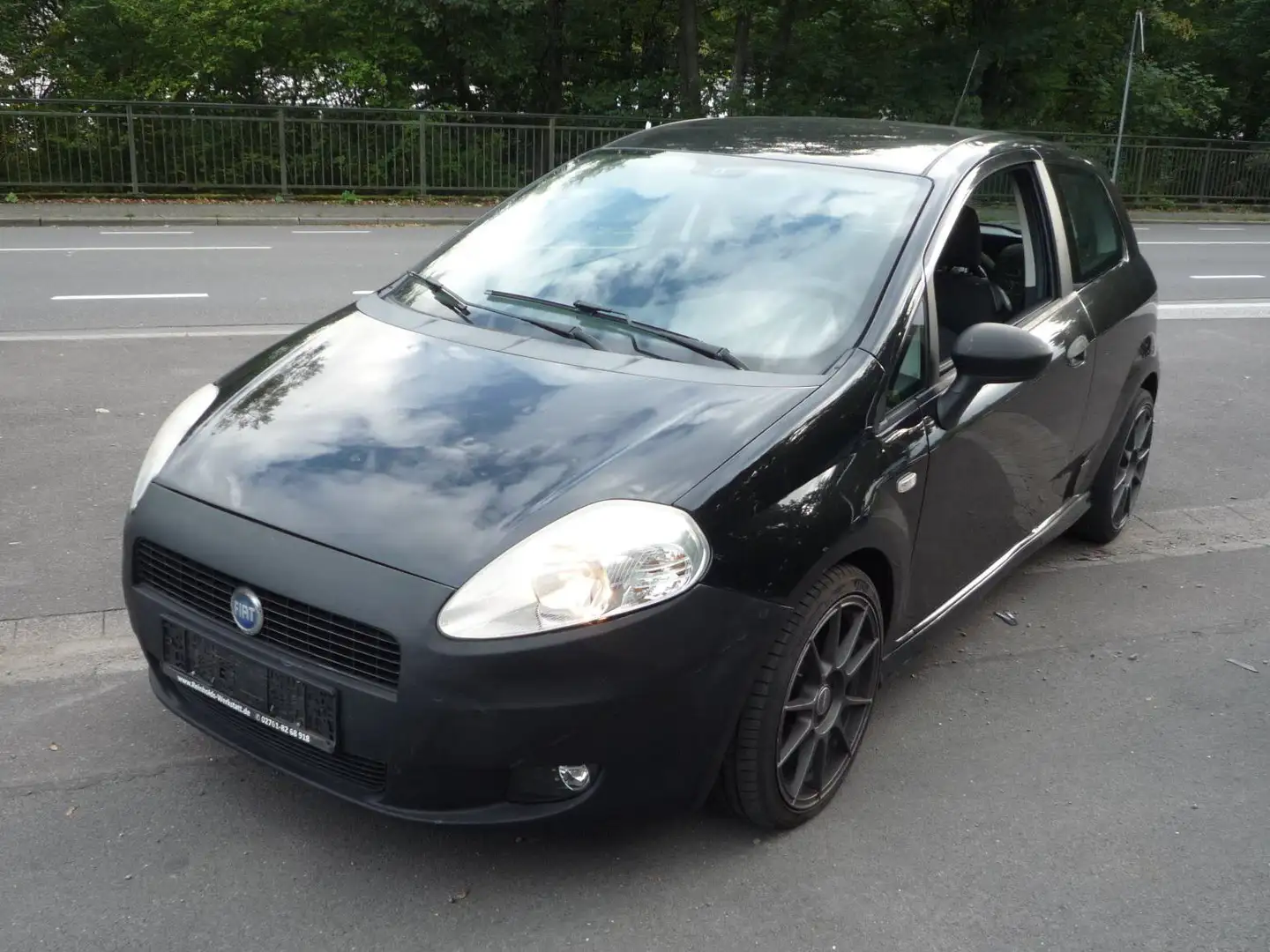 Fiat Grande Punto 1.4 8V Active Zwart - 1