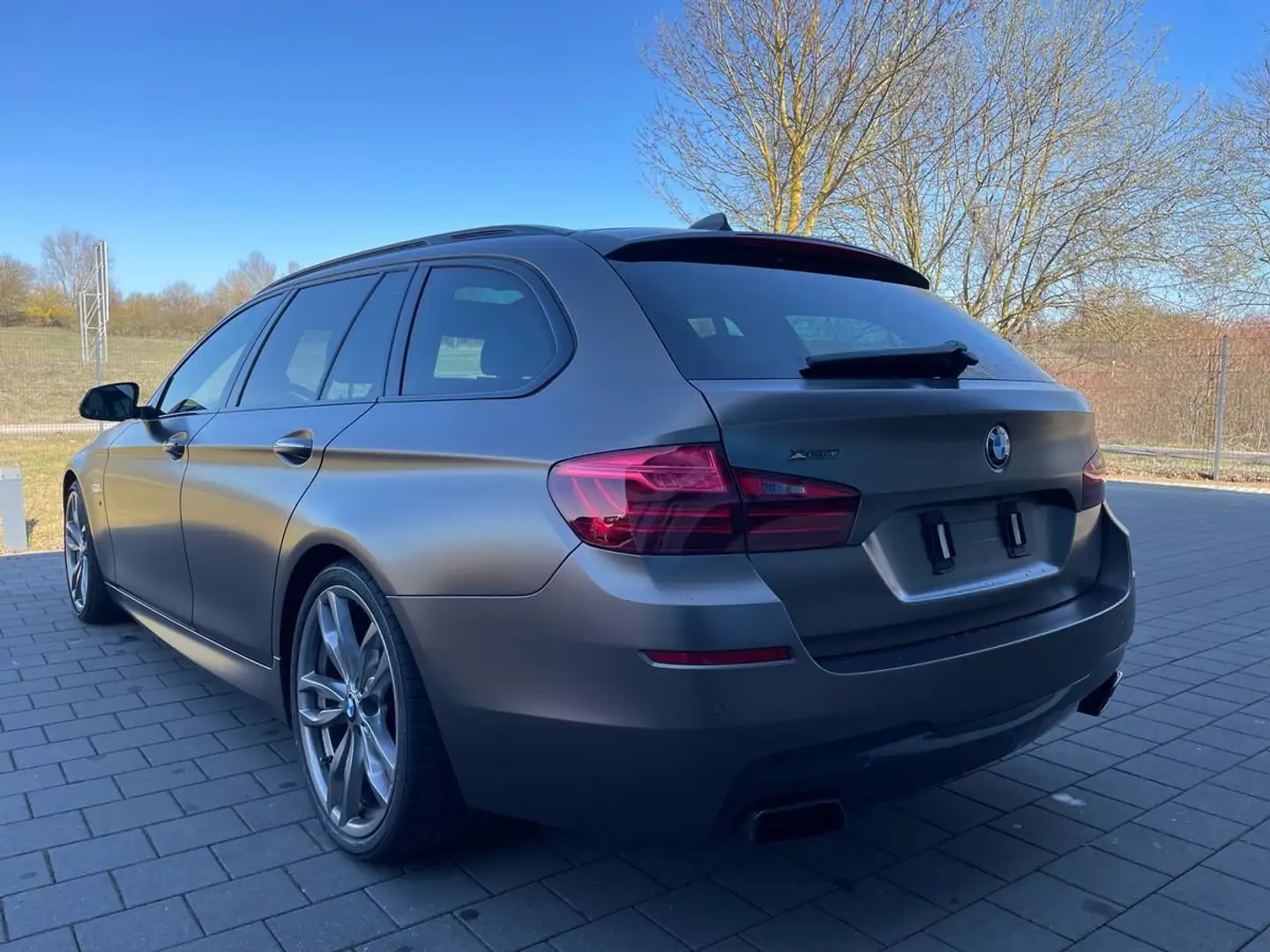 BMW M550 M550d+xDrive+Touring+Sport-Aut. Maro - 1