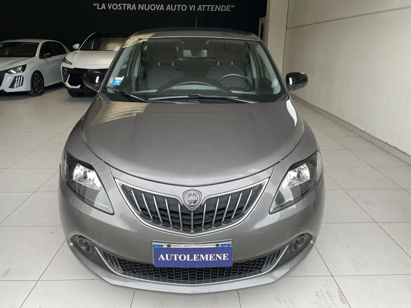 Lancia Ypsilon Ypsilon 1.0 FireFly 5 porte S&S Hybrid Silver Grigio - 2