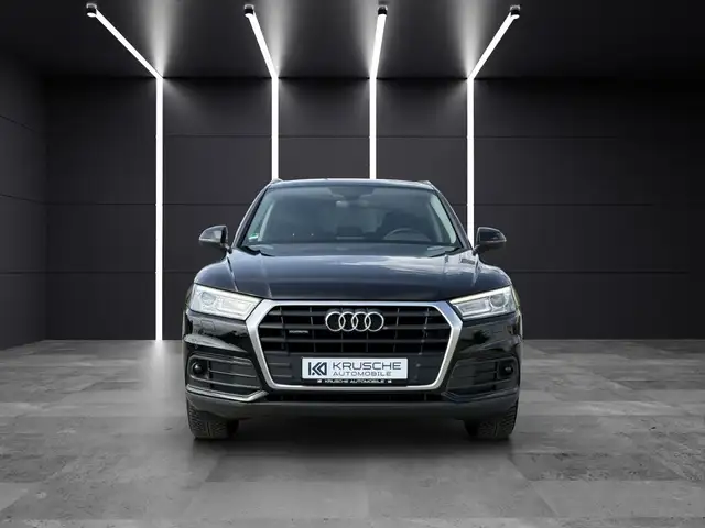 Audi Q5 view 8