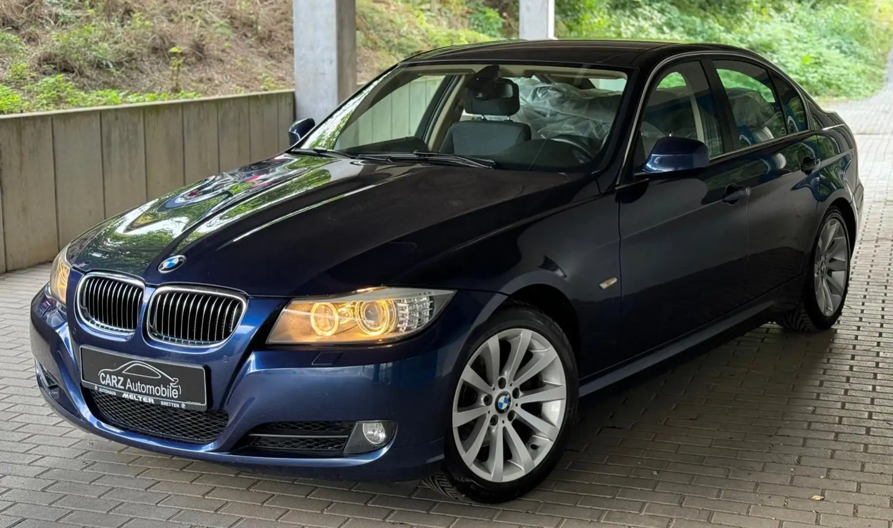 BMW 325 325i xDrive ** 2. Hand ** Tüv Neu ** Blau - 1