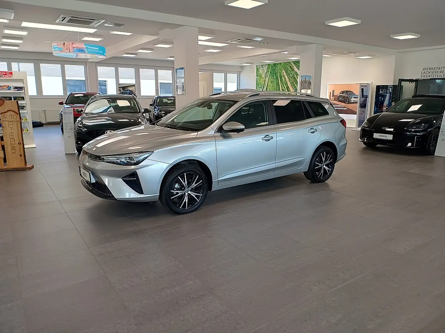 MG MG5 EV Luxury 50,3 kWh Standard Reichweite *LED* *3... Silber - 2