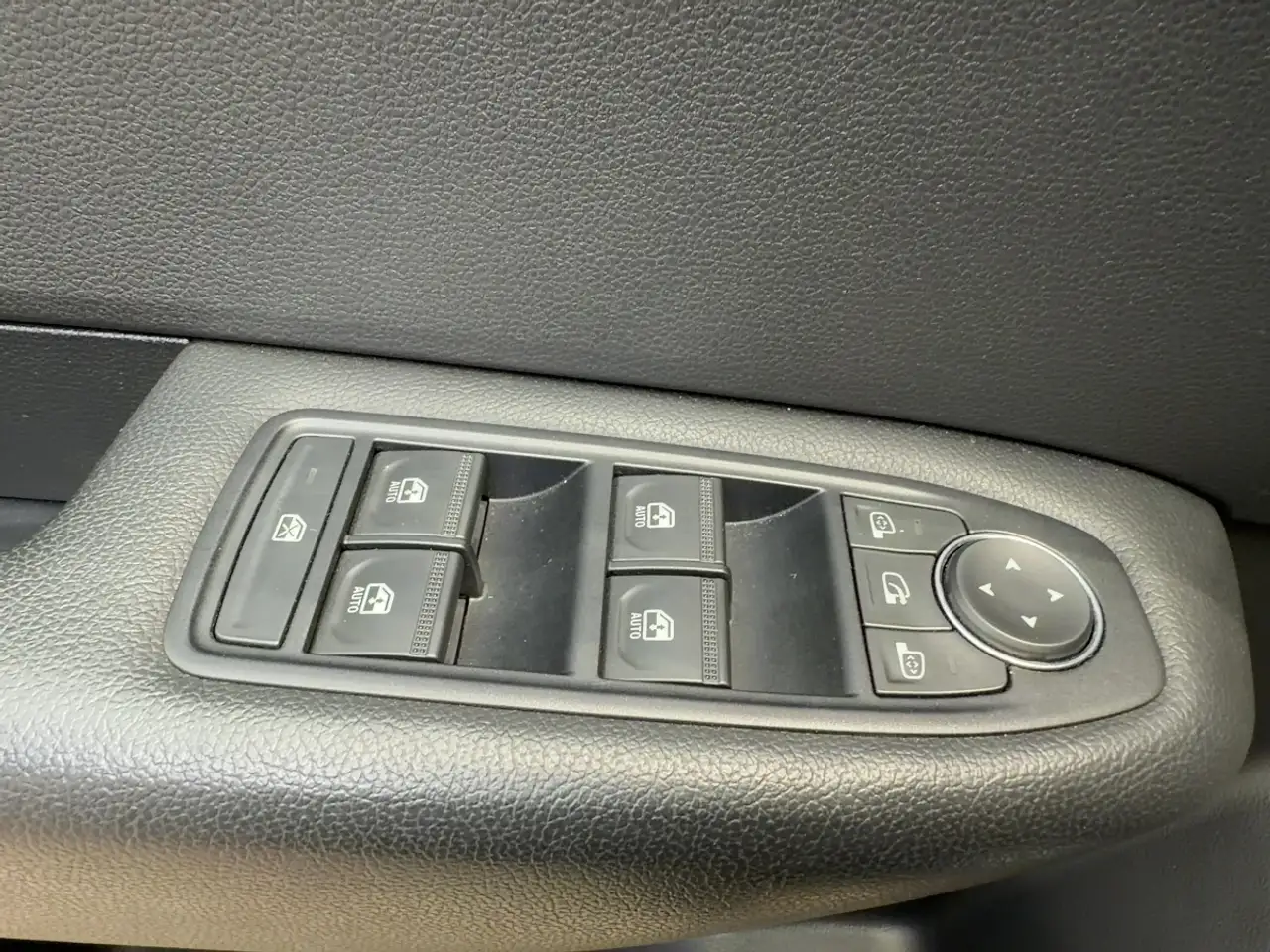 Renault Arkana 1.3 TCE 140 EVOLUTION, миниатюра 17
