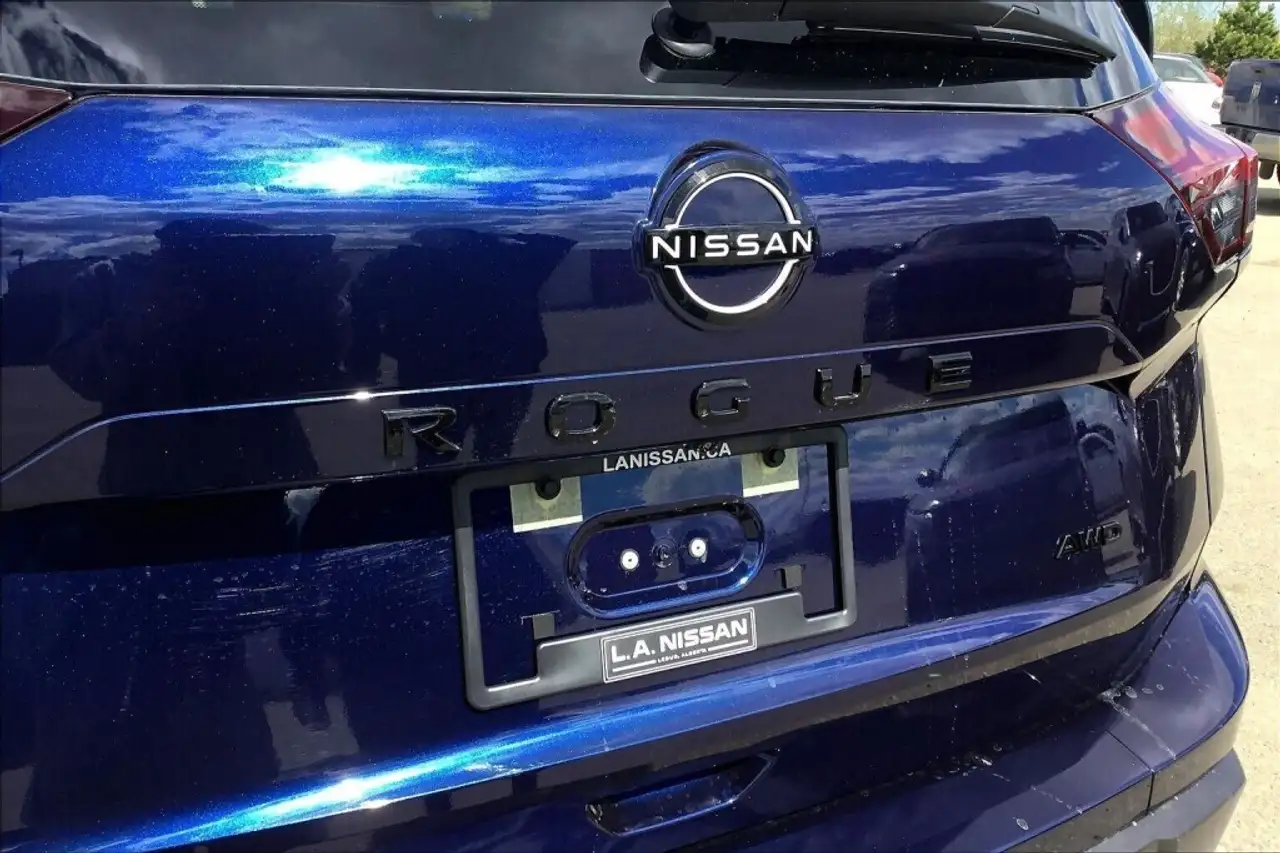 Nissan Rogue снимка Nissan Rogue