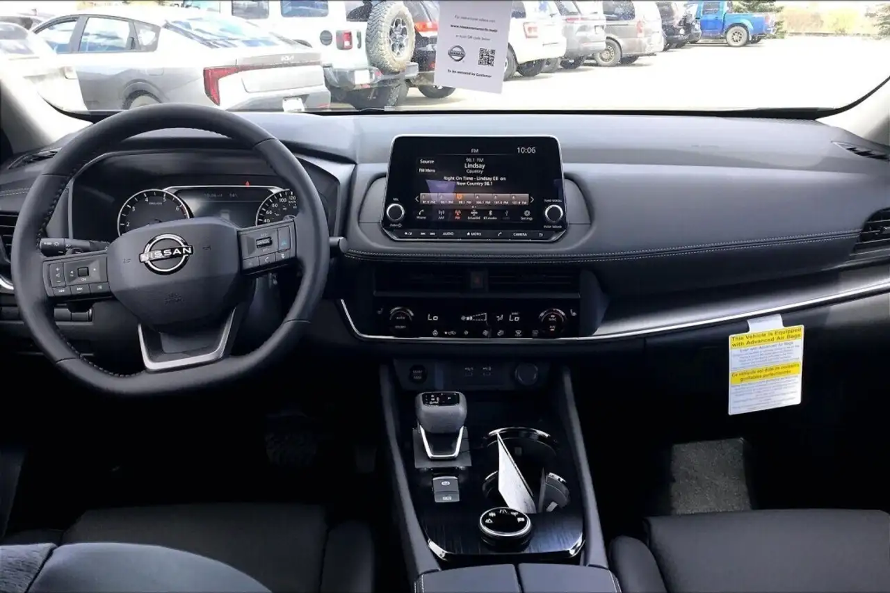 Nissan Rogue снимка Nissan Rogue