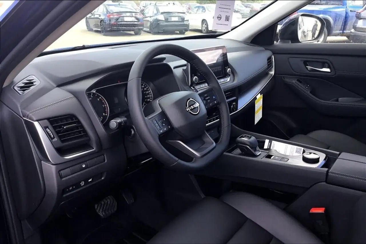 Nissan Rogue снимка Nissan Rogue
