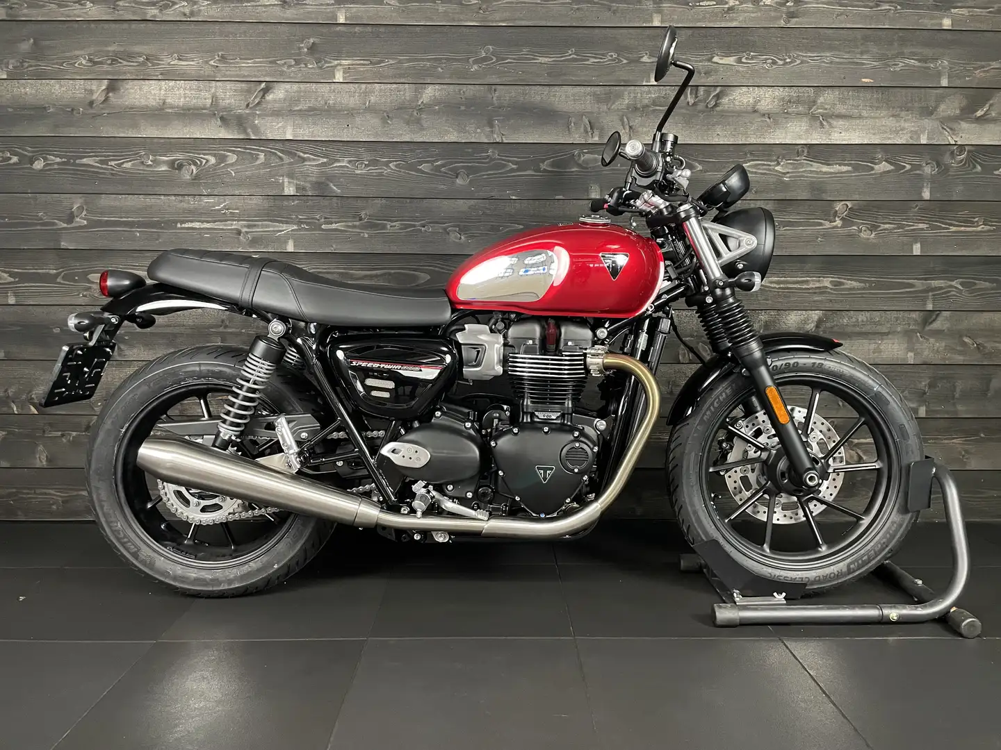 Triumph Speed Twin 900 CHROME EDITION Rood - 1