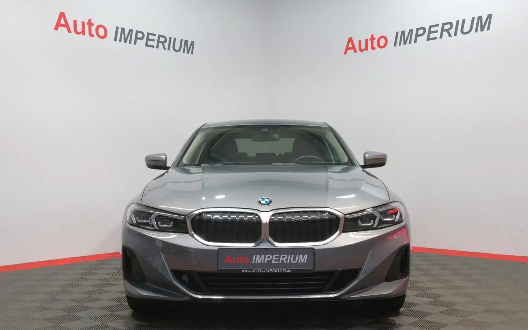 BMW 320 d xDrive Limousine*LED*WIDESCREEN*DAB* Gris - 2