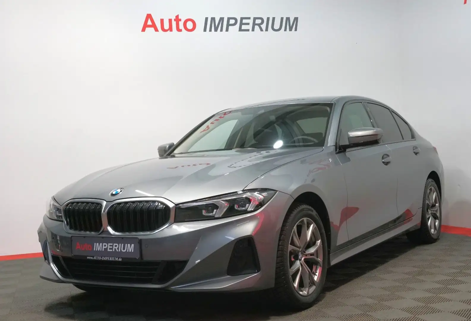 BMW 320 d xDrive Limousine*LED*WIDESCREEN*DAB* Gris - 1