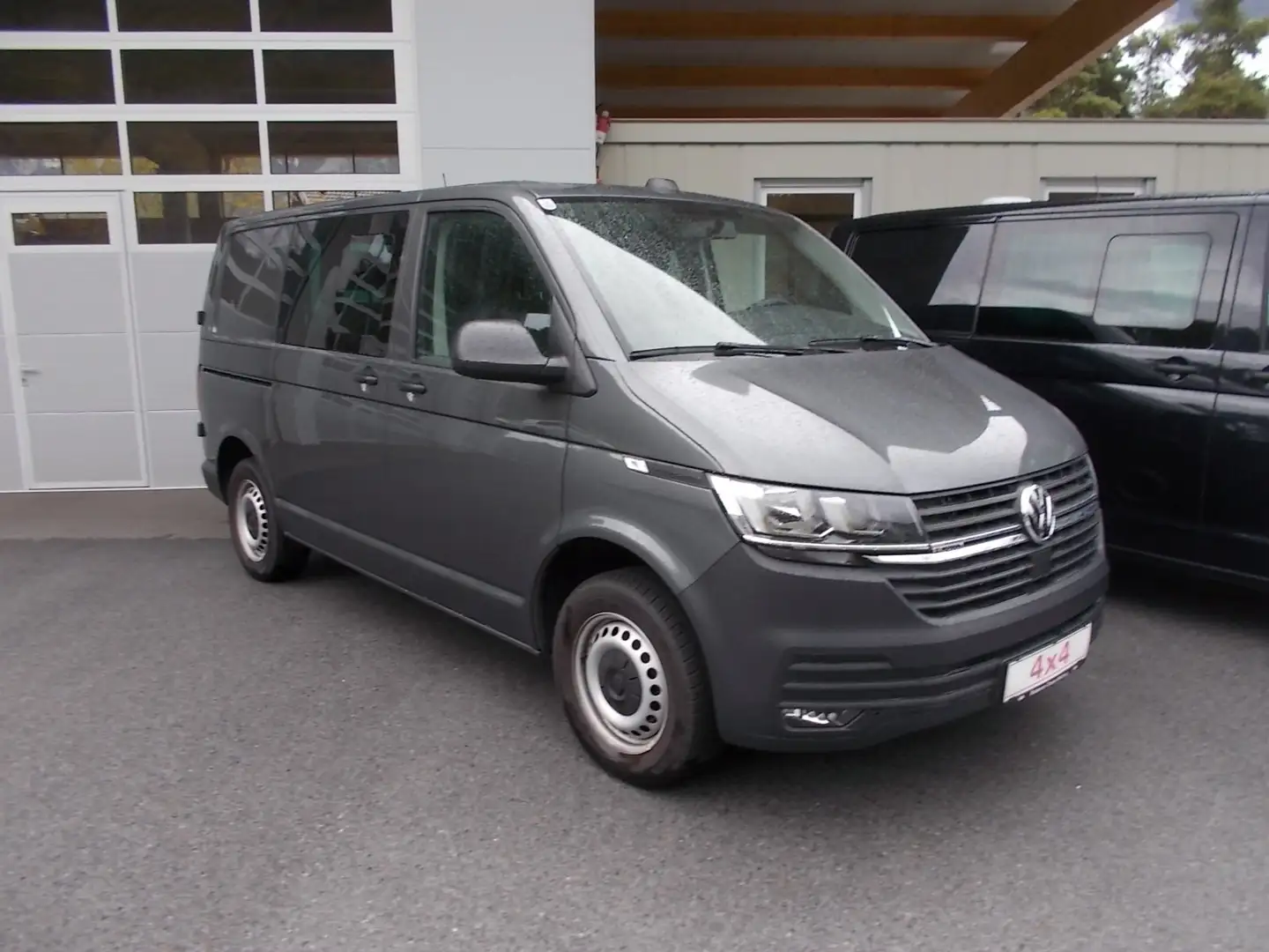 Volkswagen T6.1 Doka 4motion TDI Grau - 2