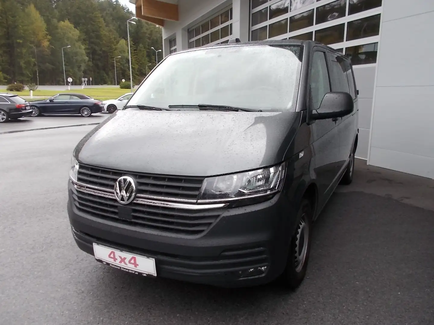 Volkswagen T6.1 Doka 4motion TDI Grau - 1