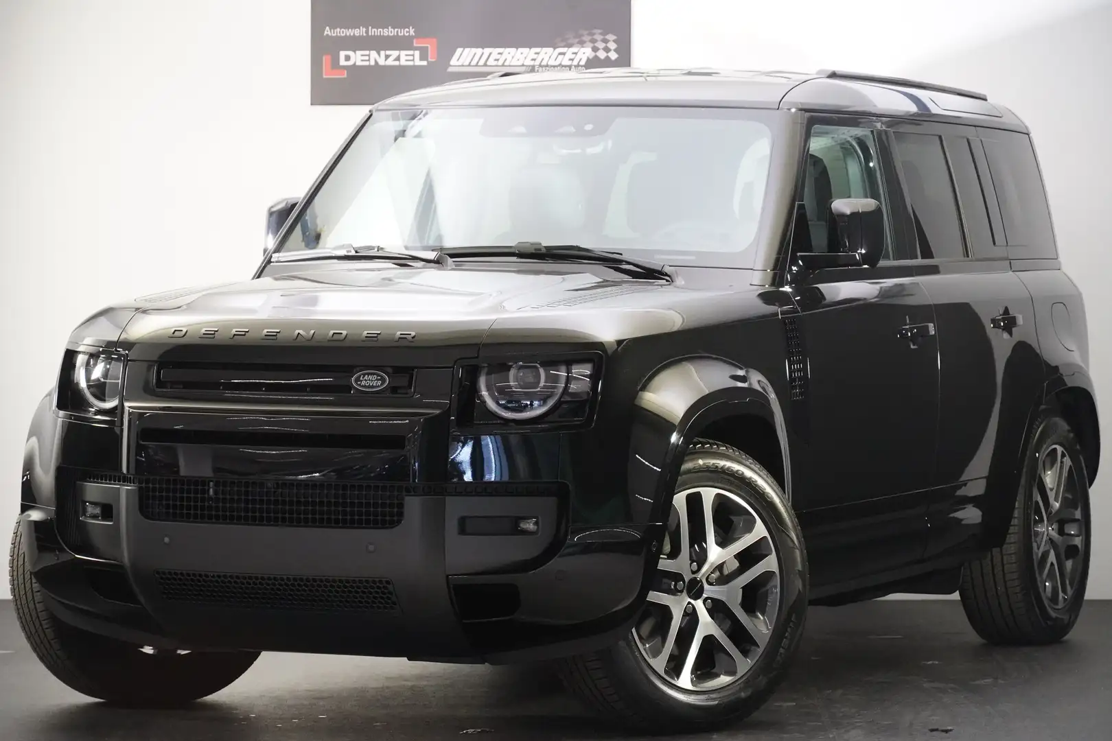Land Rover Defender 2.0PHEV X Dyn SE Schwarz - 2