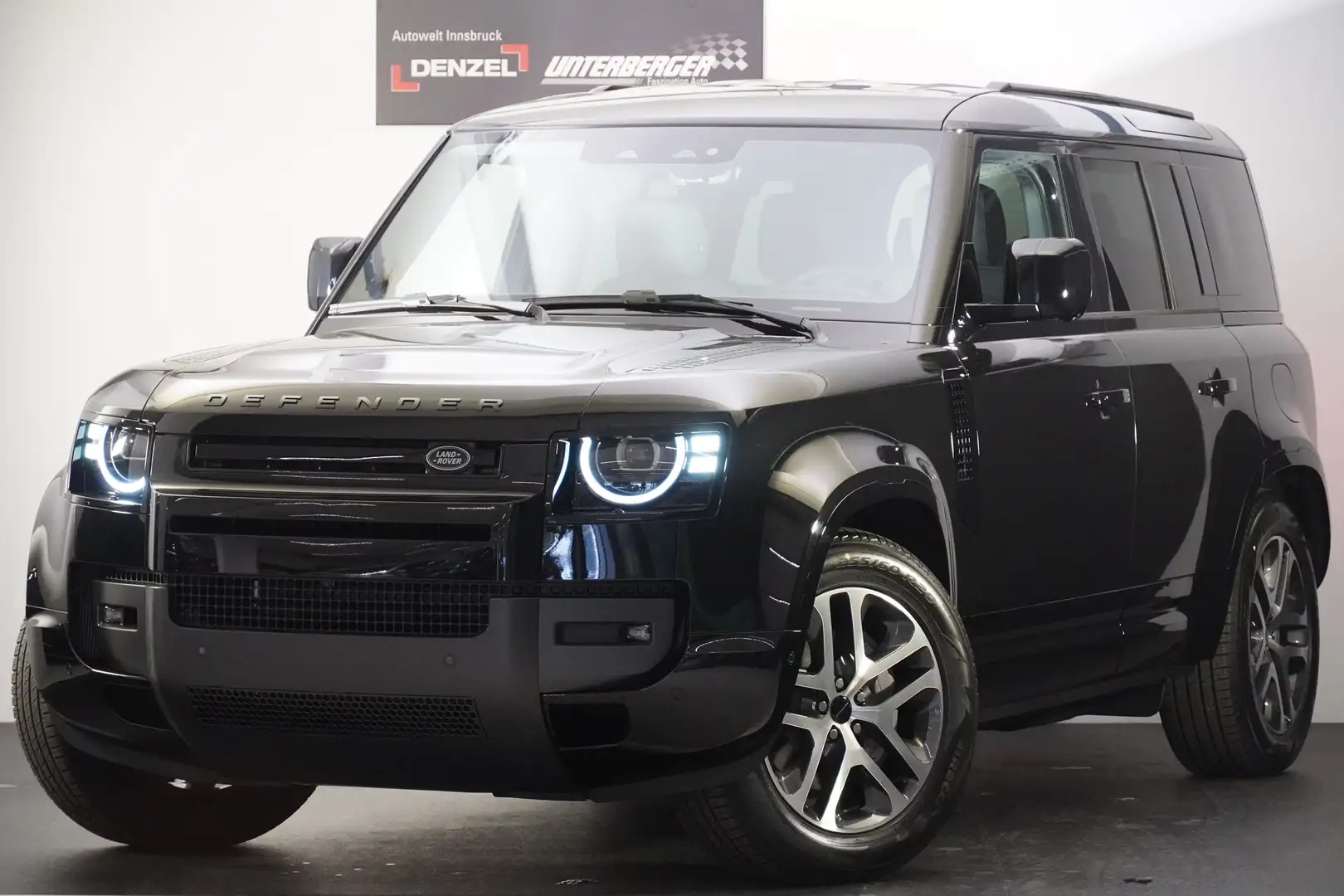Land Rover Defender 2.0PHEV X Dyn SE Schwarz - 1