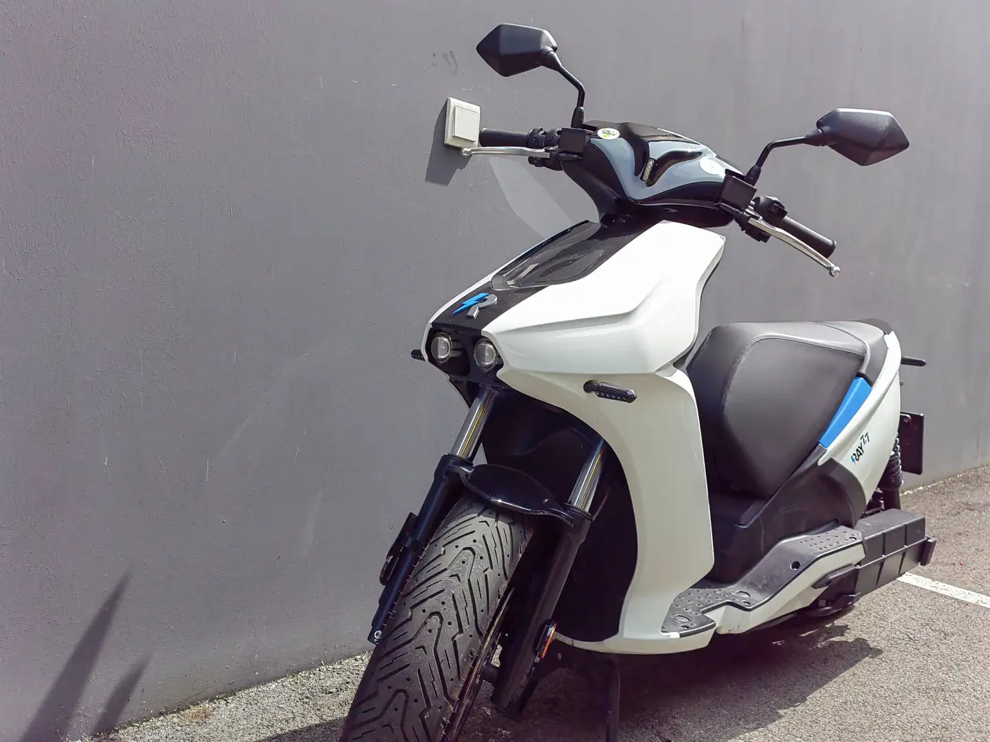 Ray 7.7 TOP E-Roller und leistungsstark RABATT!!! Beyaz - 2