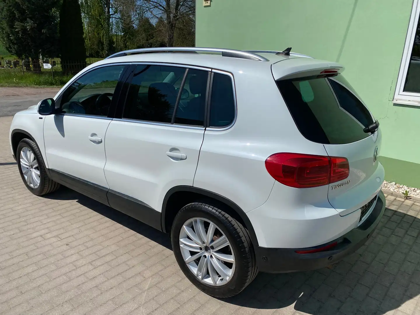 Volkswagen Tiguan Lounge Sport*DSG*Panoramadach*Scheckheftgepflegt* Weiß - 2