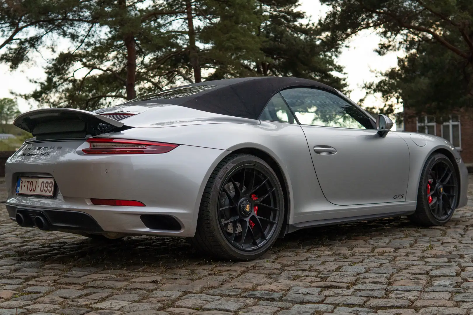 Porsche 911 Carrera GTS cabriolet PDK Silver - 2