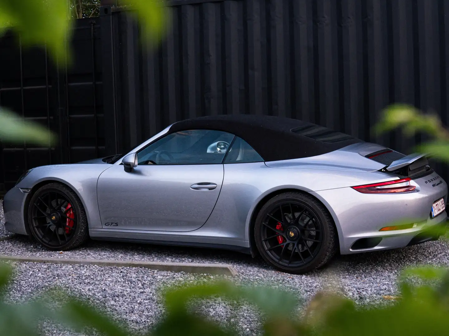 Porsche 911 Carrera GTS cabriolet PDK Zilver - 1