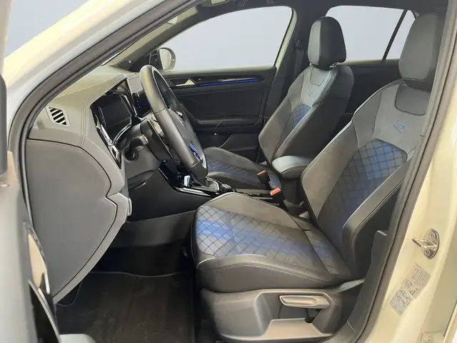 Volkswagen T-Roc view 7