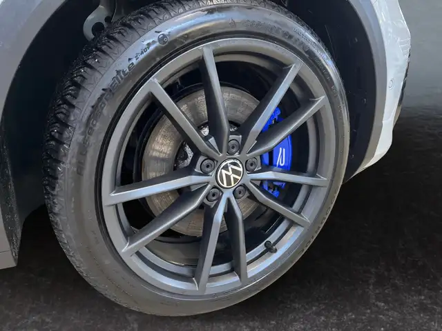 Volkswagen T-Roc view 15