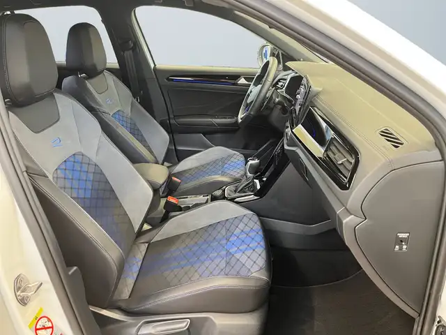 Volkswagen T-Roc view 10