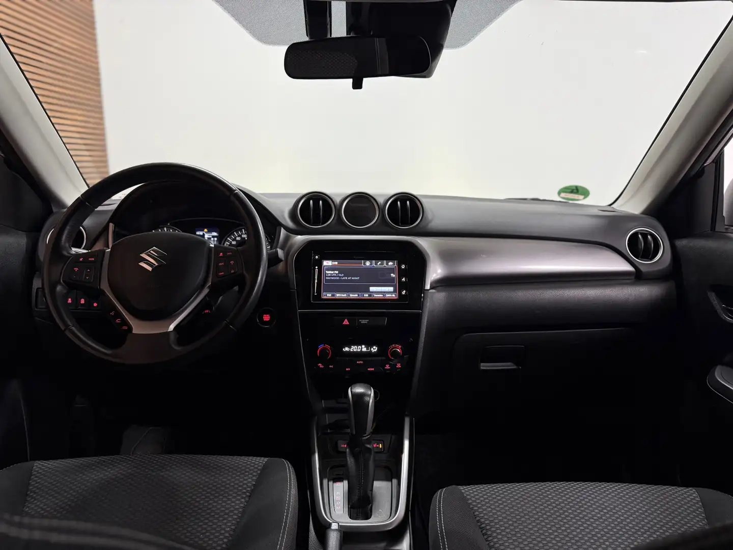 Suzuki Vitara 1.4 Boosterjet Select Smart Hybrid Automaat | LED Gris - 2