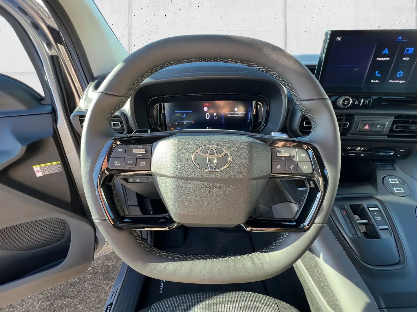 Toyota Proace City City Verso Family 1,5 D-4D 130 L2 8A 5t. Stříbrná - 2