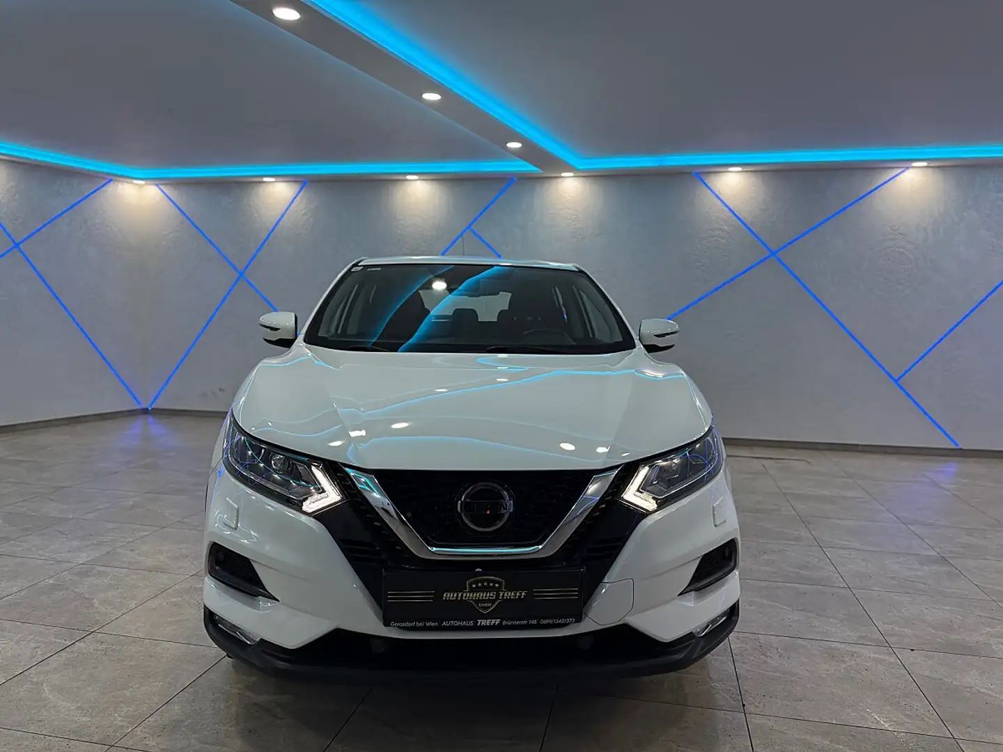 Nissan Qashqai 1,3 DIG-T Acenta*LED*PDC*1.BESITZ*AHK* Weiß - 2