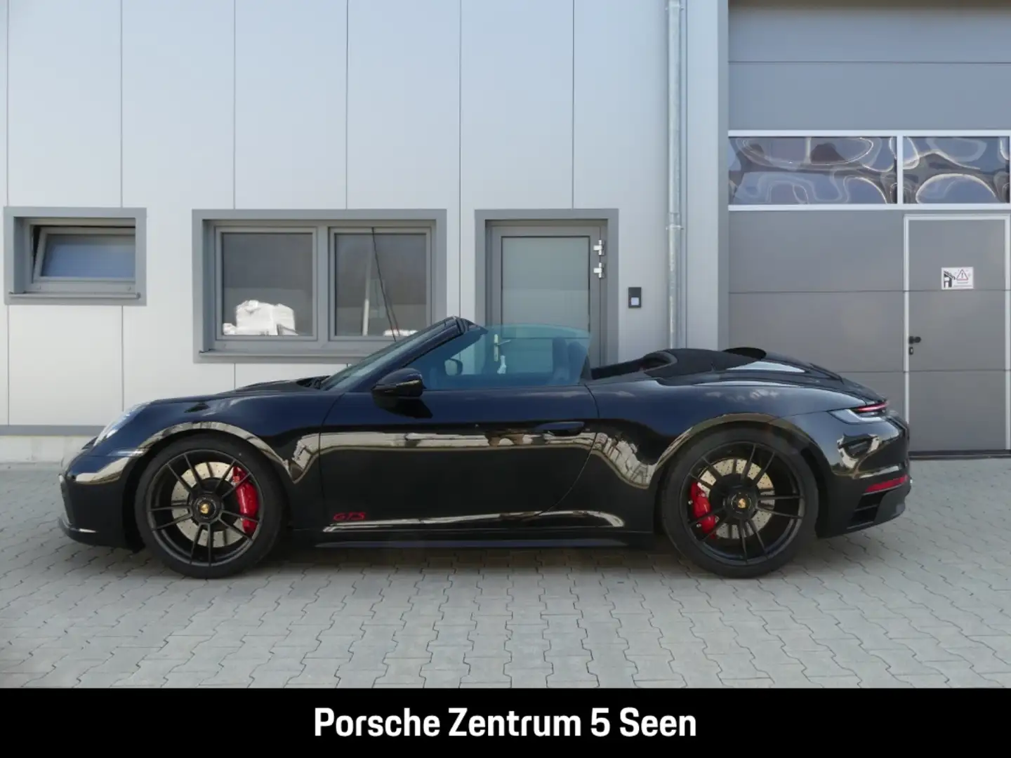 Porsche 992 (911) Carrera GTS Cabriolet Schwarz - 2