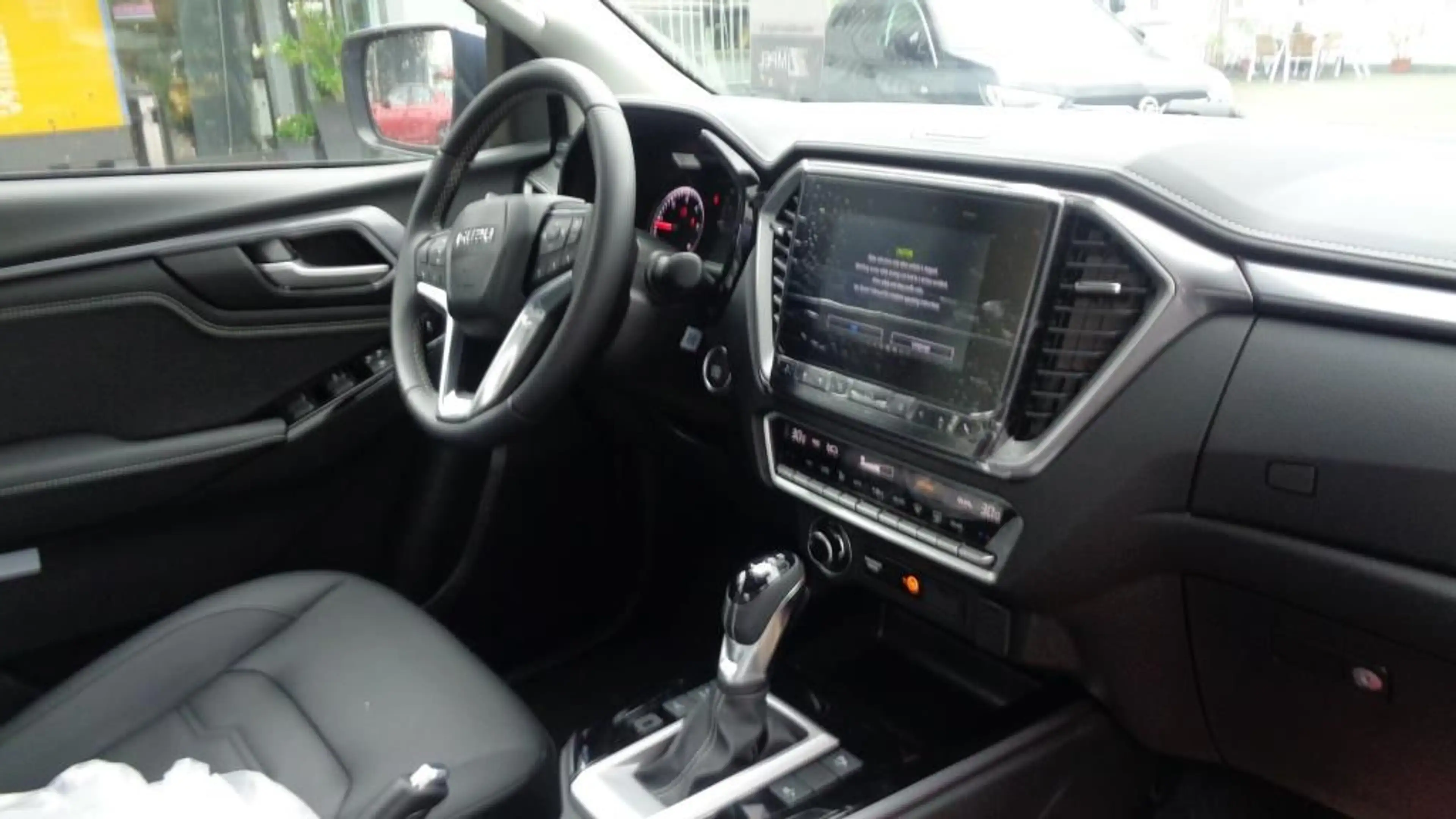 Isuzu D-Max Double Cab 4x4 LSE Klimaautomatik+LED+Kame — photo 10
