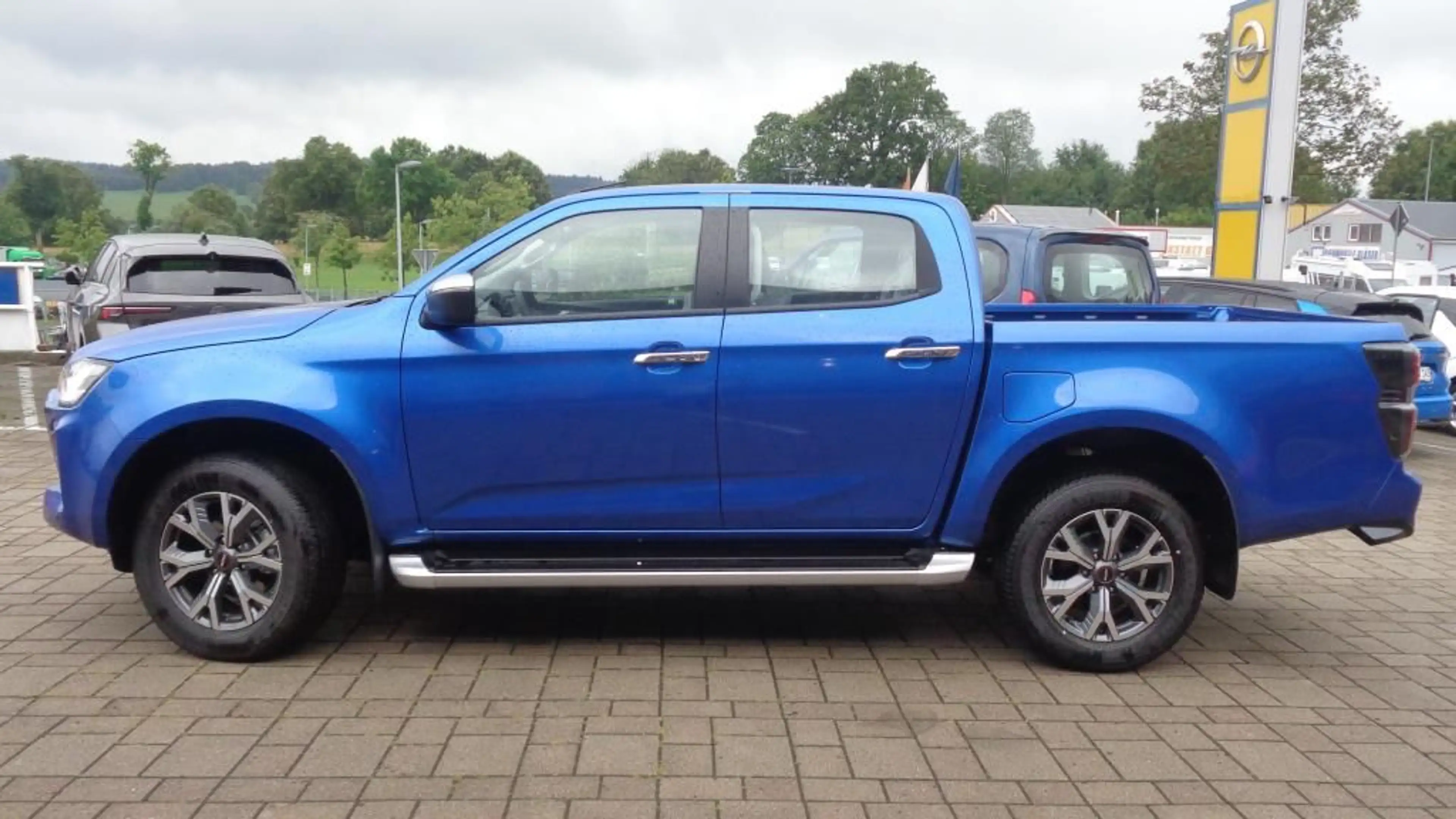 Isuzu D-Max Double Cab 4x4 LSE Klimaautomatik+LED+Kame — photo 8