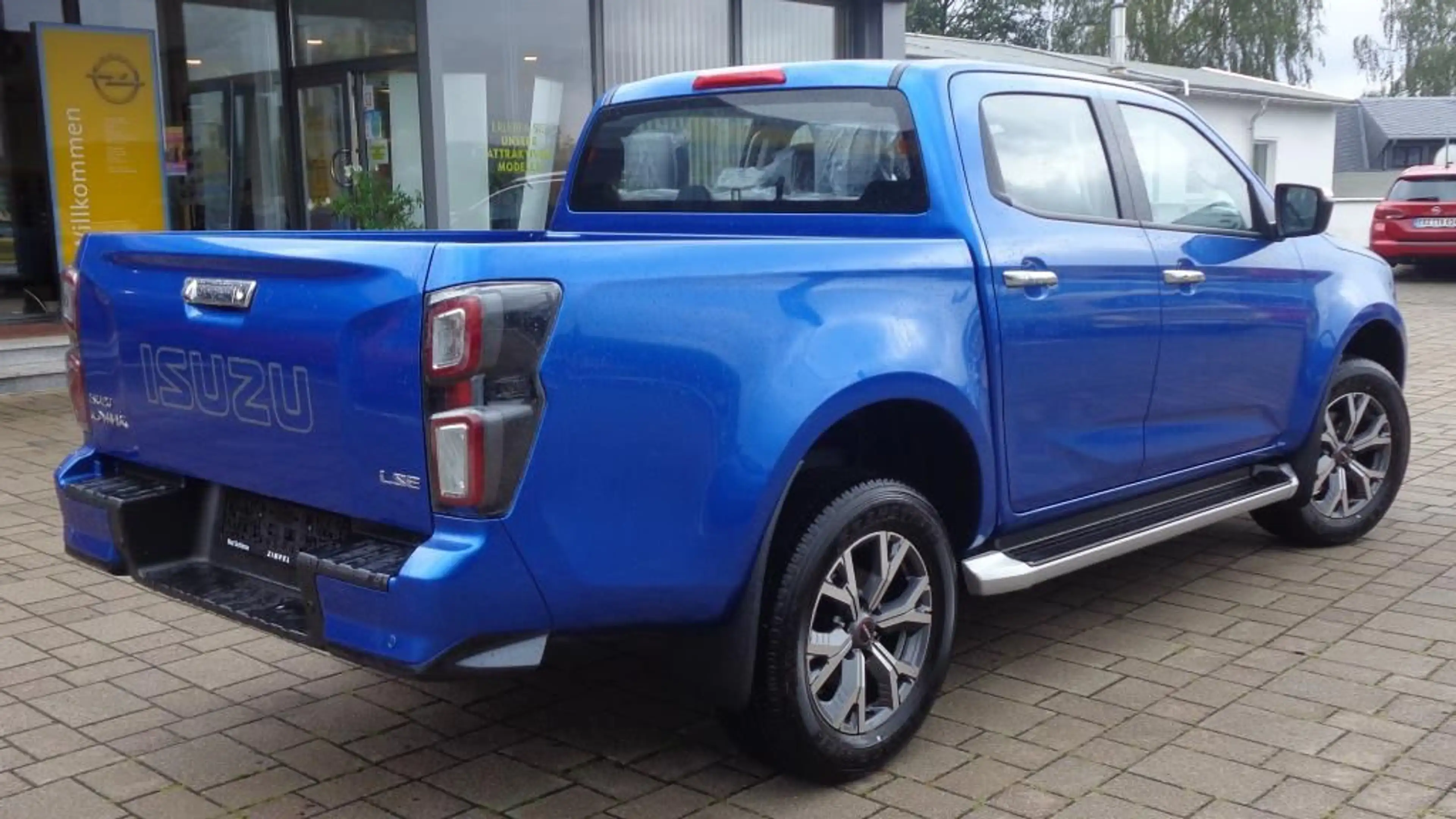 Isuzu D-Max Double Cab 4x4 LSE Klimaautomatik+LED+Kame — photo 5
