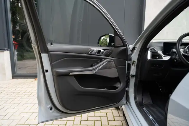 BMW X5 view 22